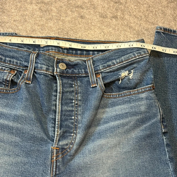 Levi's High Rise Women Jeans - Classic Denim - Picture 11 of 12